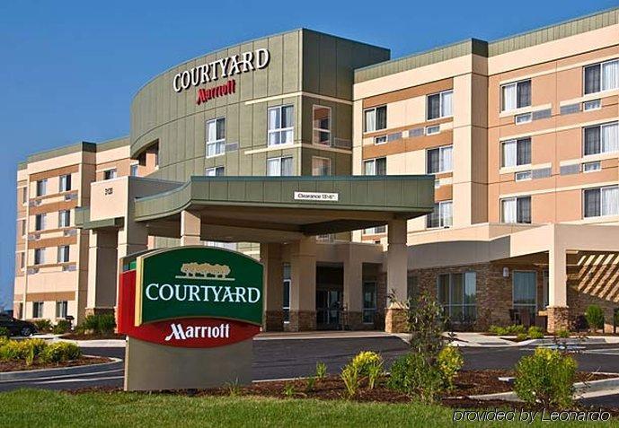 Courtyard By Marriott Salisbury Hotel Buitenkant foto