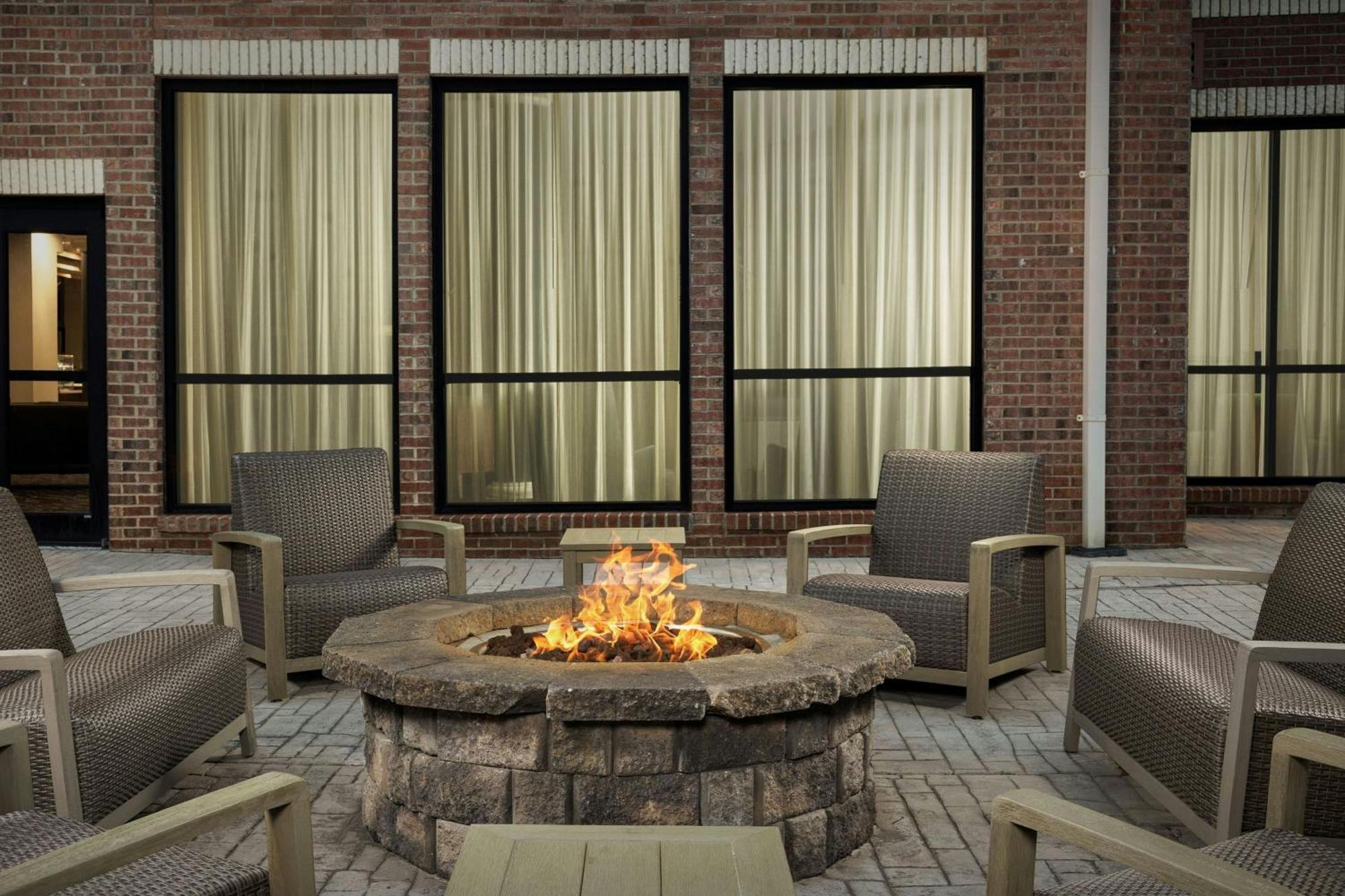 Courtyard By Marriott Salisbury Hotel Buitenkant foto