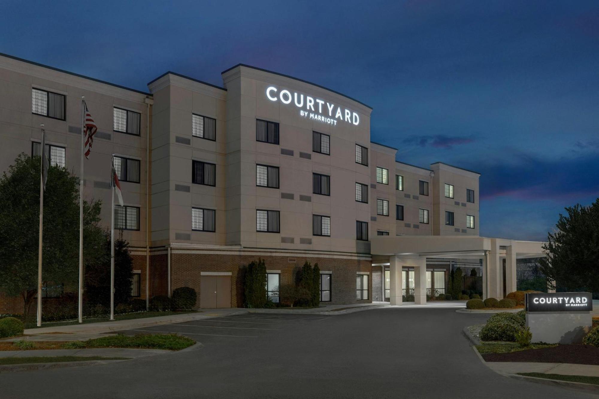 Courtyard By Marriott Salisbury Hotel Buitenkant foto