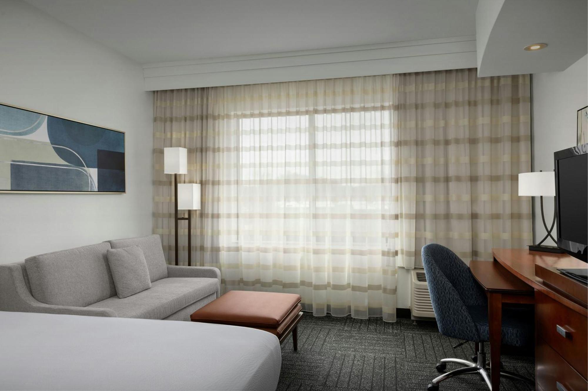 Courtyard By Marriott Salisbury Hotel Buitenkant foto