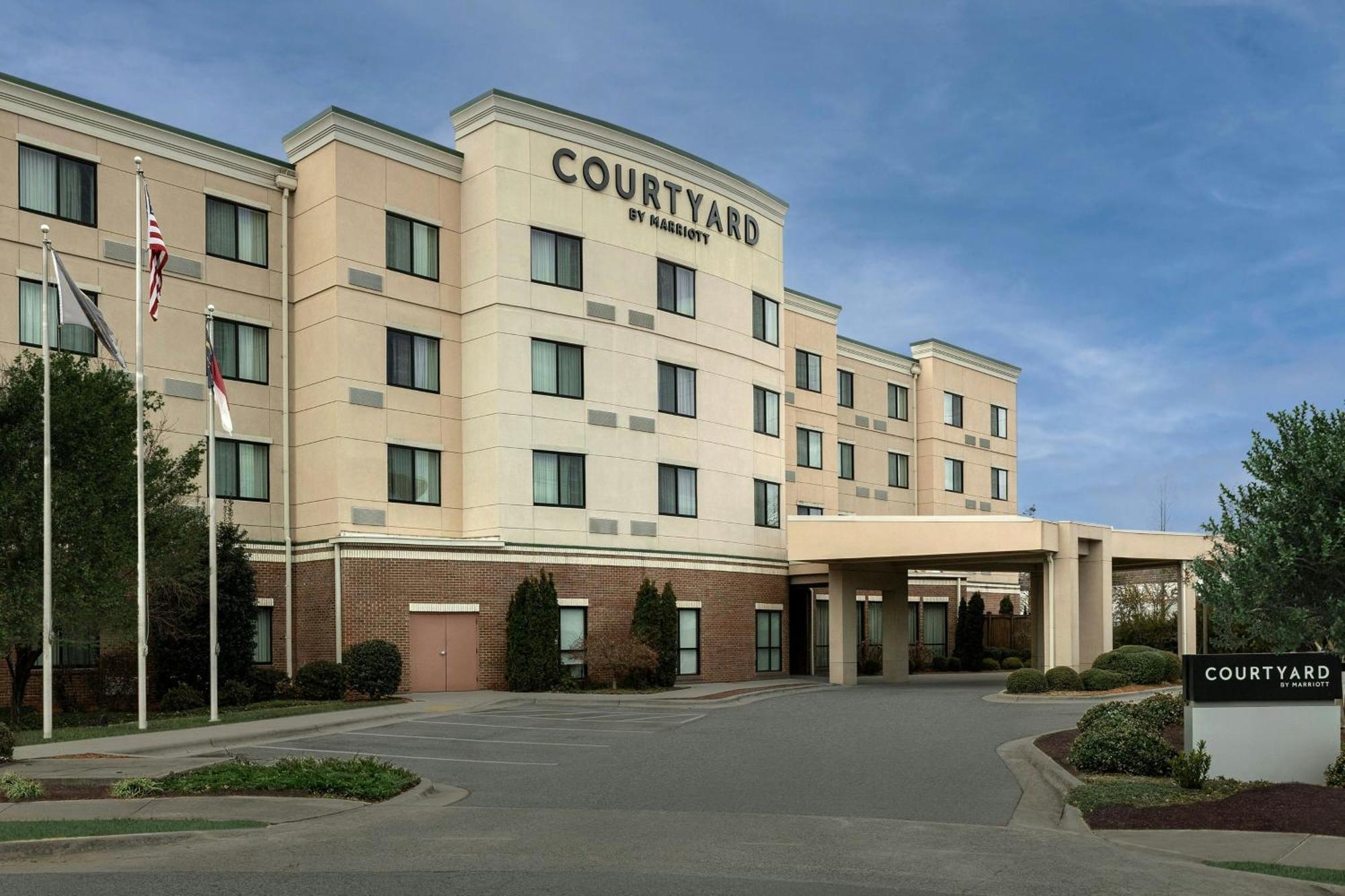 Courtyard By Marriott Salisbury Hotel Buitenkant foto