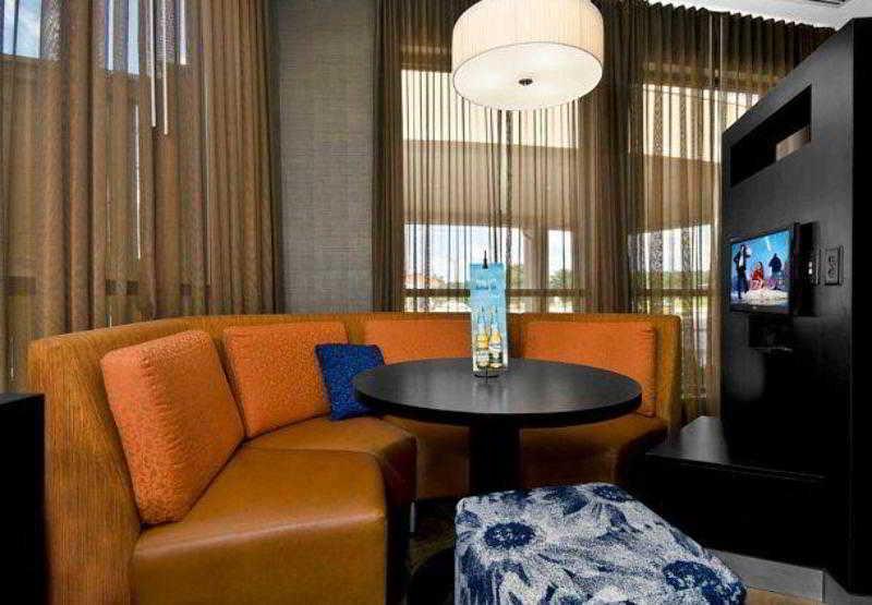 Courtyard By Marriott Salisbury Hotel Buitenkant foto