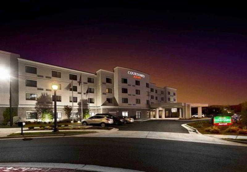 Courtyard By Marriott Salisbury Hotel Buitenkant foto